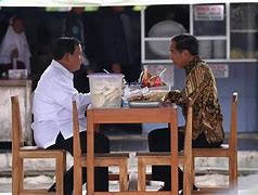 Jokowi Makan Bakso Di Magelang